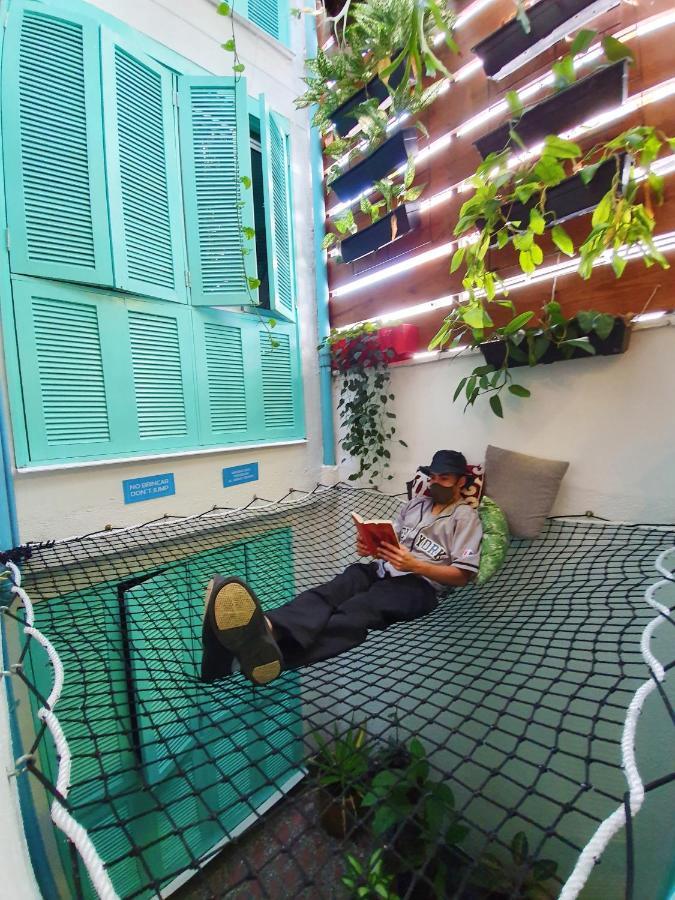 La Playa Hostel & Rooftop Medellin Bagian luar foto